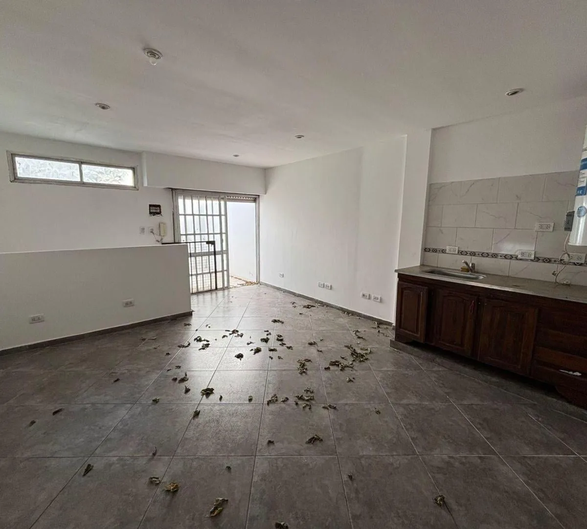 2 bedrooms, patio, electric