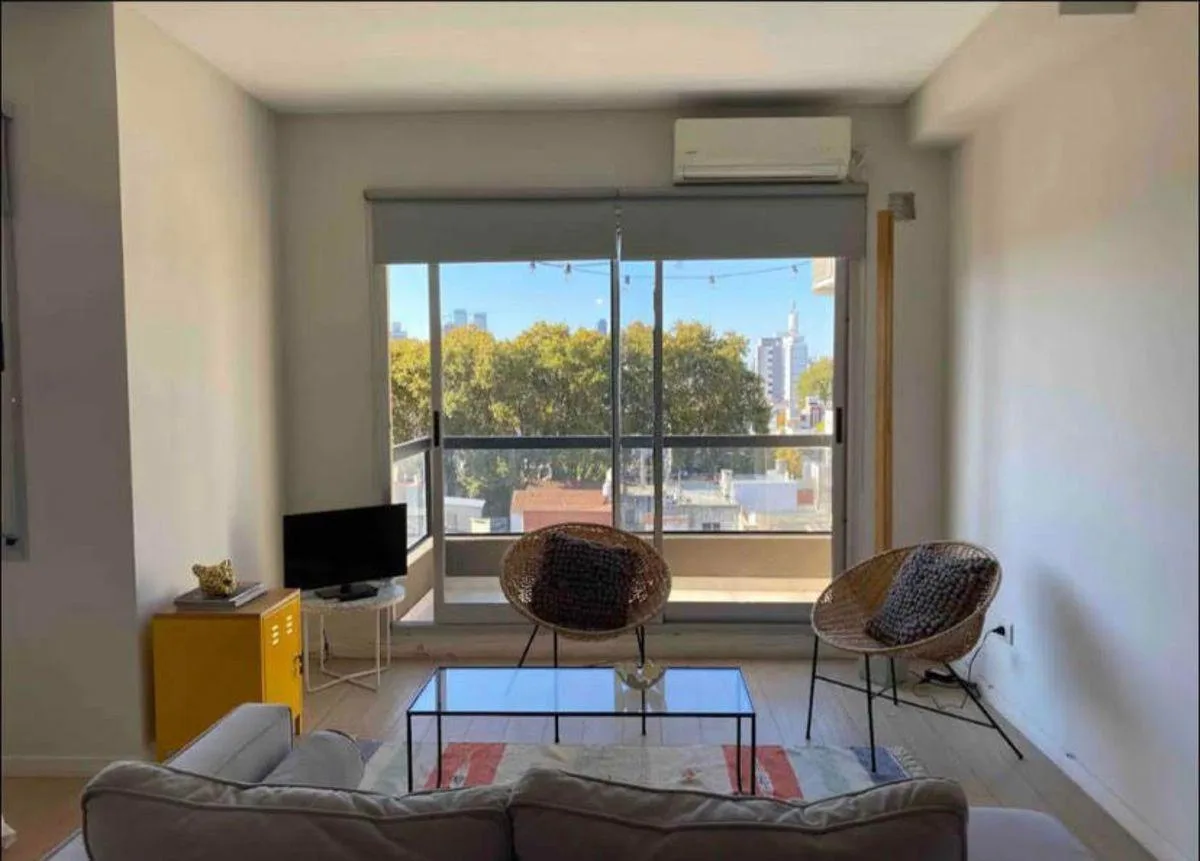 Luminoso Monoambiente Amoblado Piso Alto