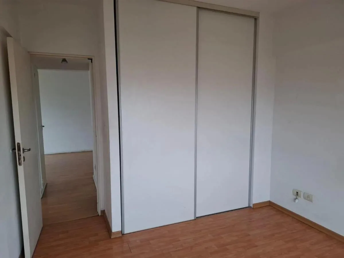 2 спальни, балкон и amenities