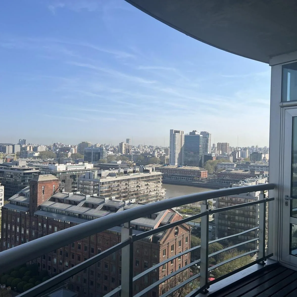 2 suites, balcony and river view