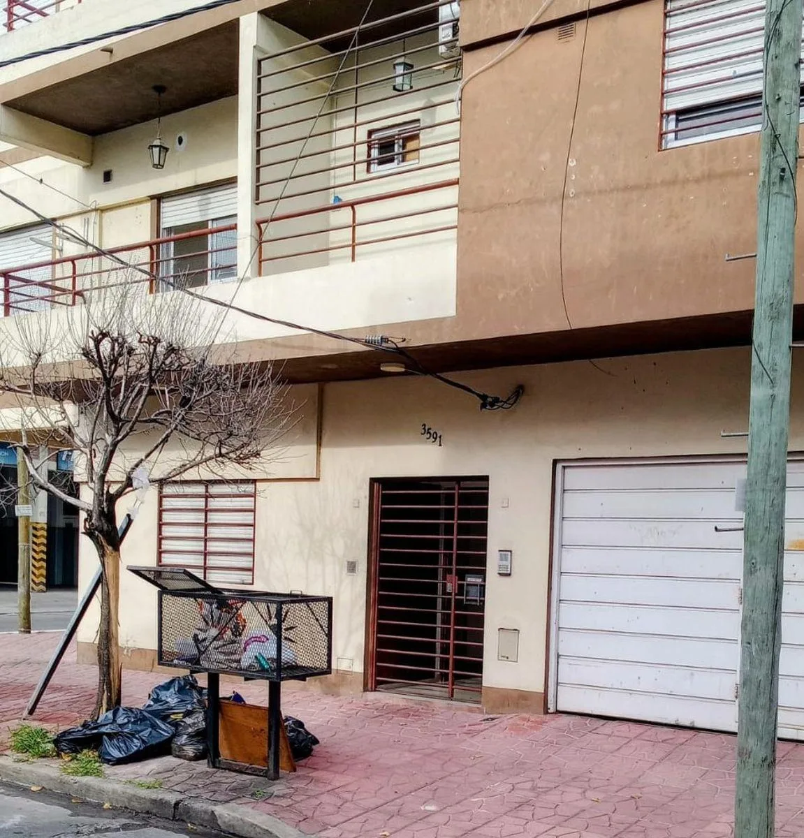 1 bedroom, balcony and parking
