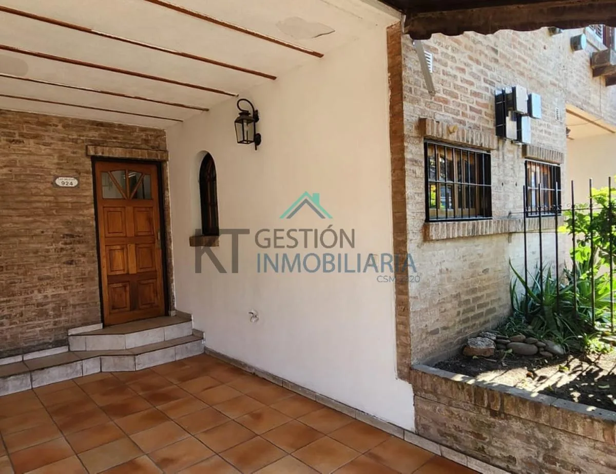 Triplex 4 Ambientes en San Miguel | Cochera | Patio | Altillo | Excelente Estado