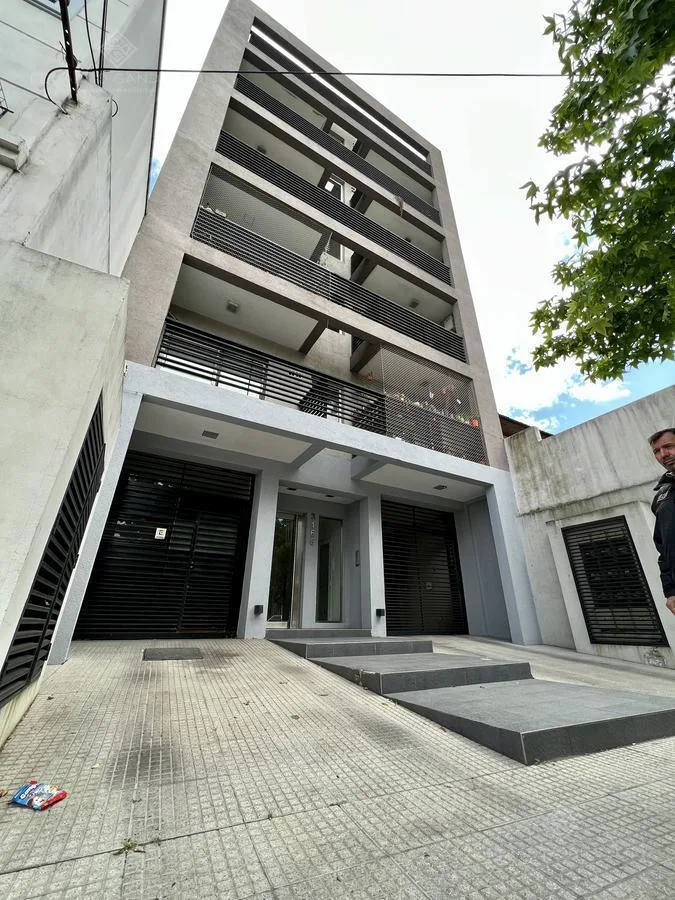 Front-facing semi-penthouse with balcony