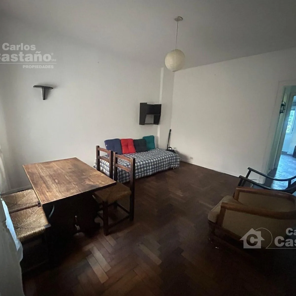 Excelente Depto 2 Ambientes con Patio Sobre Av Maipú Muy Amplio y Luminoso