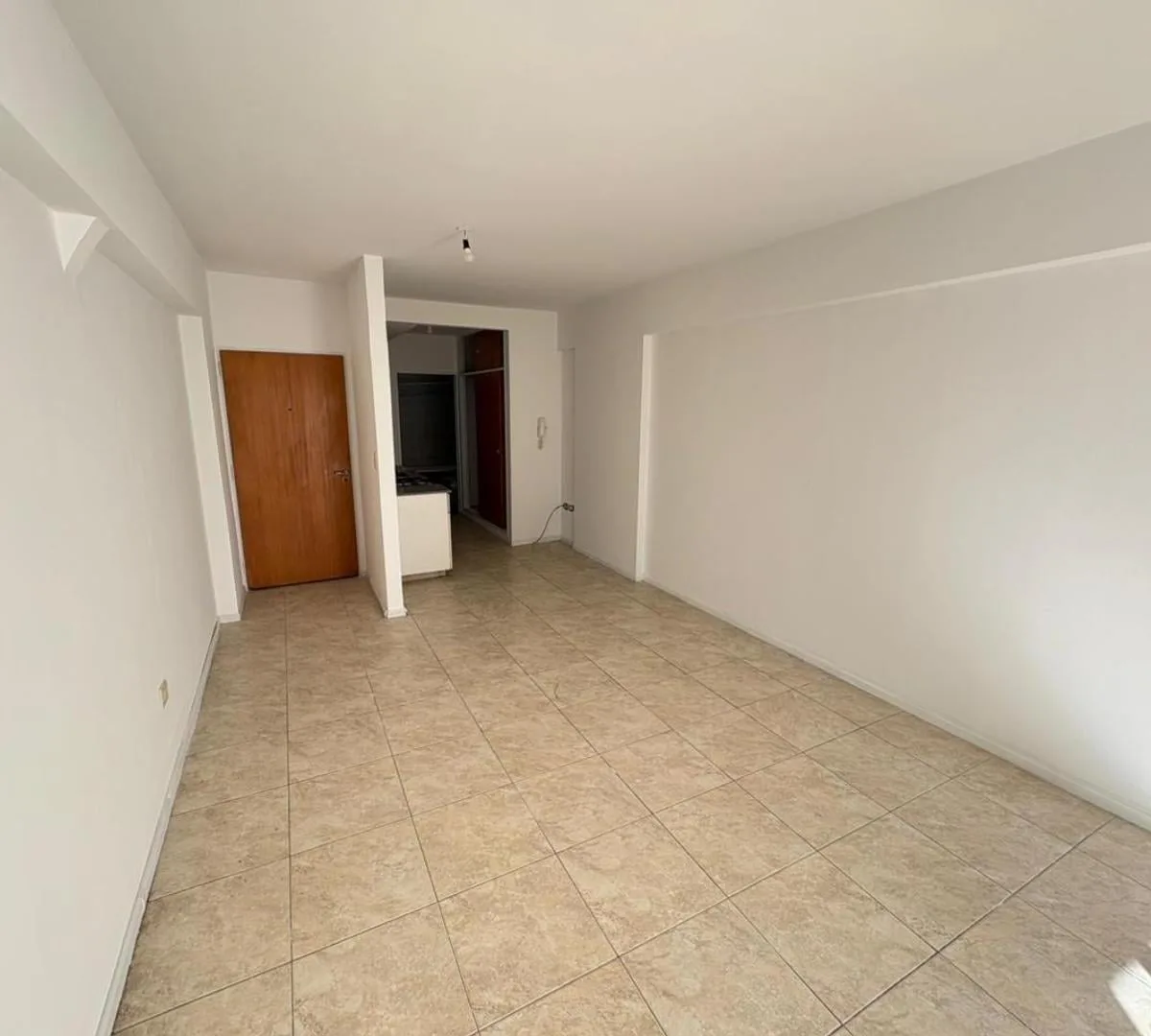 Gran Monoambiente con Balcón y Baulera