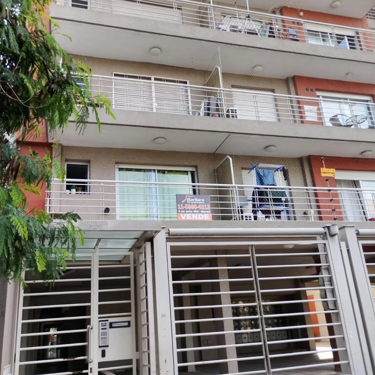 Studio with front balcony