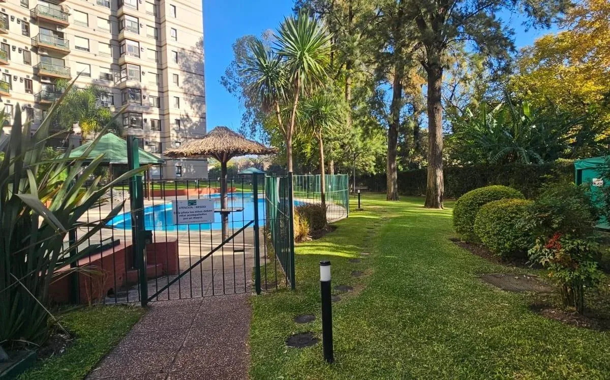 Riverside Tigre, balcony and amenities