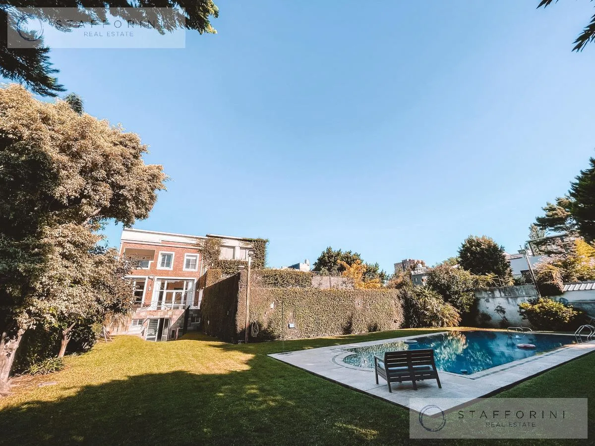 Casa de 7 Ambientes con Pileta en Alquiler - Bajo Belgrano / Belgrano Chico