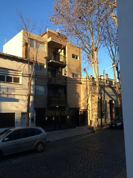 Departamento de 2 Ambientes con Cochera Descubierta