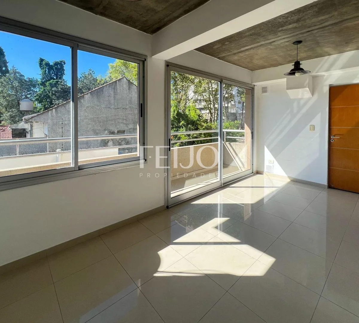 Departamento 2 Ambientes. | Aristobulo del Valle Al 100