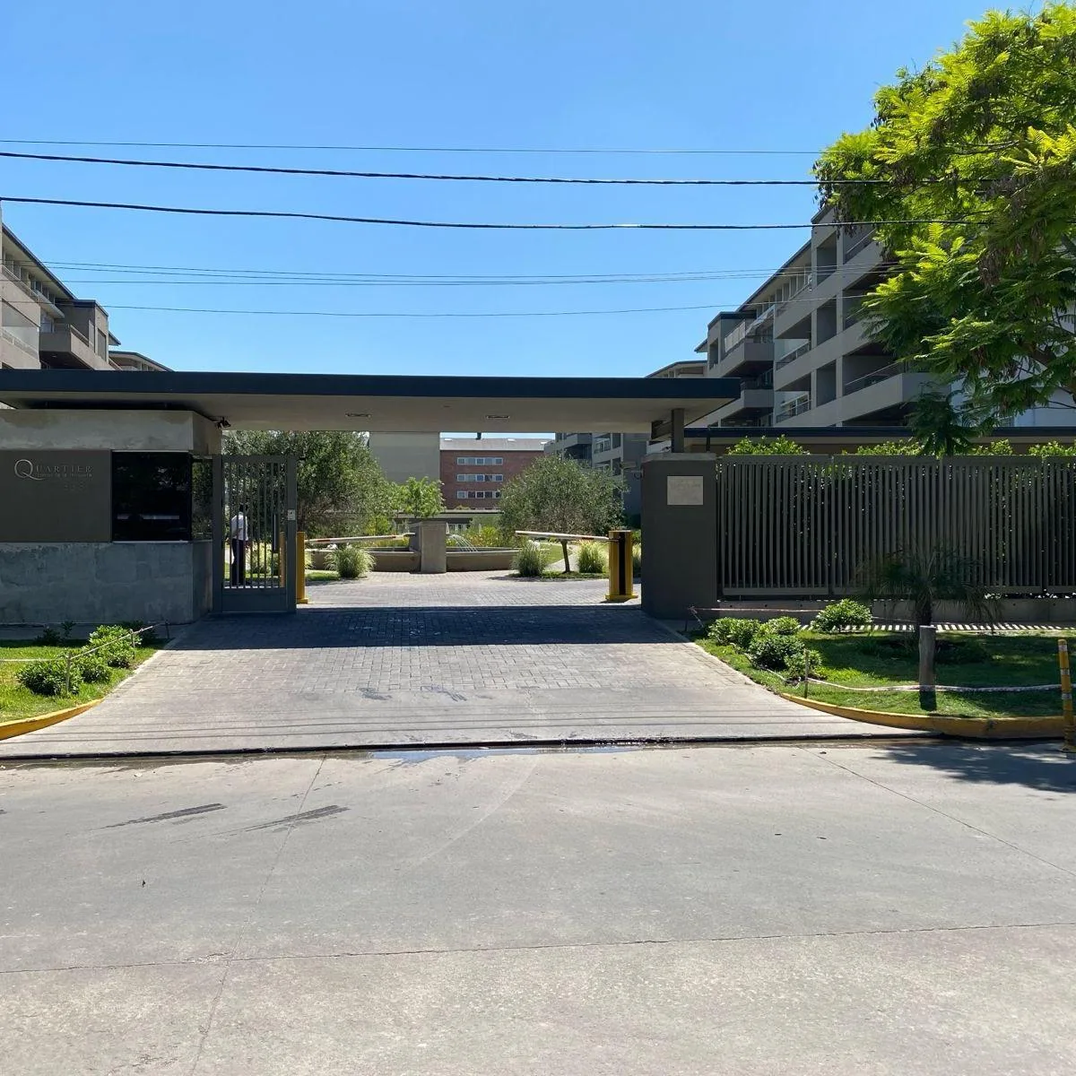 2BR, terrace with grill
