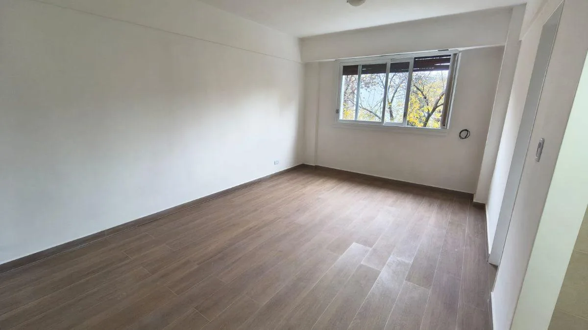 Front-facing studio, new kitchen