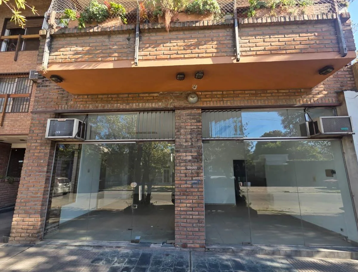 En Alquiler | 2 Locales en Moreno Centro (Lado Norte) - Sobre Calle Belgrano a m de La Comisari