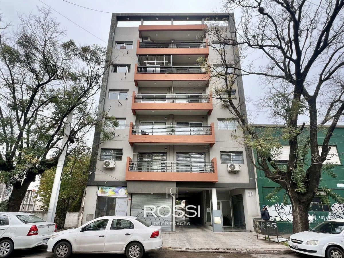 Alquiler Depto 2 Amb. con Terraza Privada C/ Parrilla y Baulera | a 150 m Estación Moreno