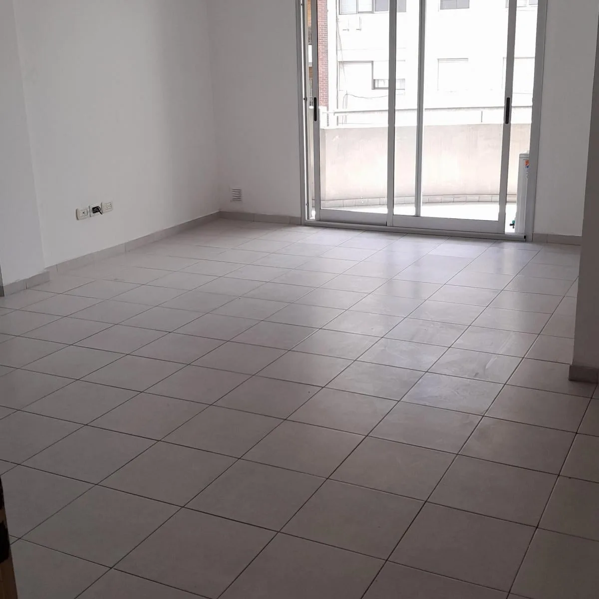 5th floor, street balcony, parking