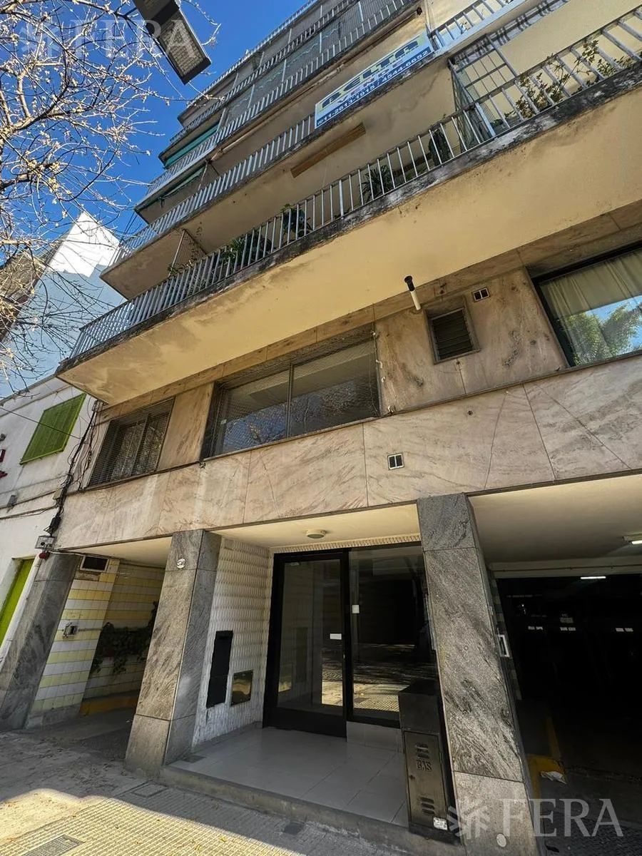 Monoambiente con Balcón, Muy Luminoso, en Coghlan