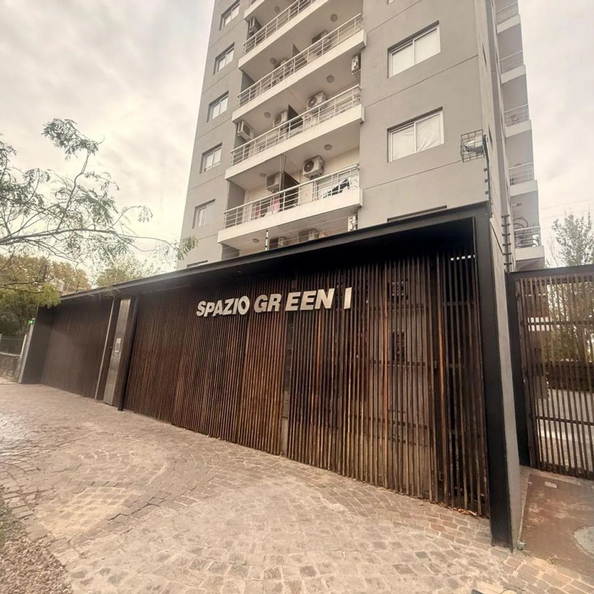 Moderno Dpto 2 Amb. Amoblado en Caseros con Garage