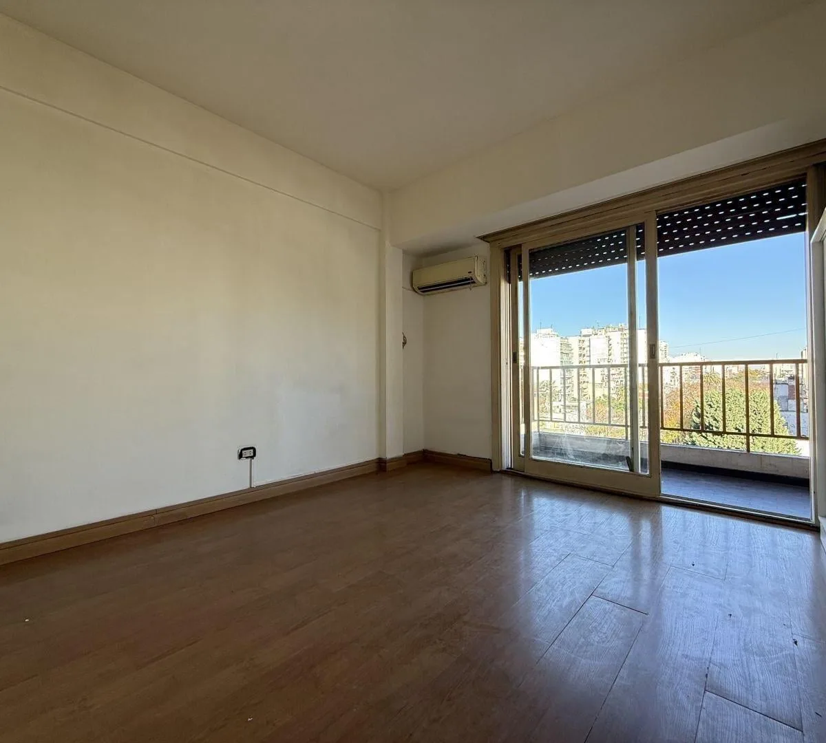 Monoambiente en Alquiler con Balcón y Vista Abierta  Flores Norte