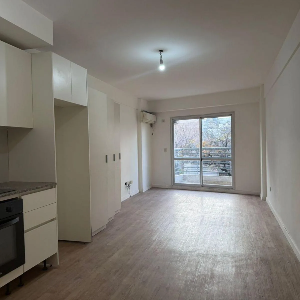 Alquiler Monoambiente con Balcon Caballito