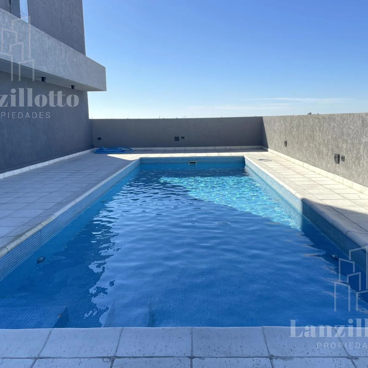 Alquiler Departamento 2 Amb. en Torre de Categoría