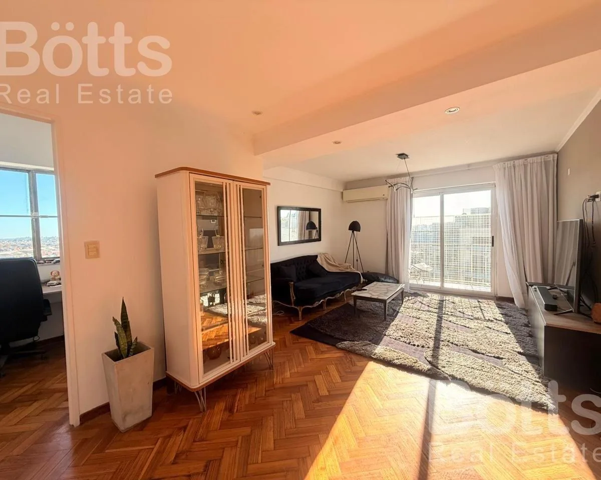 3 bedrooms, balcony and parking