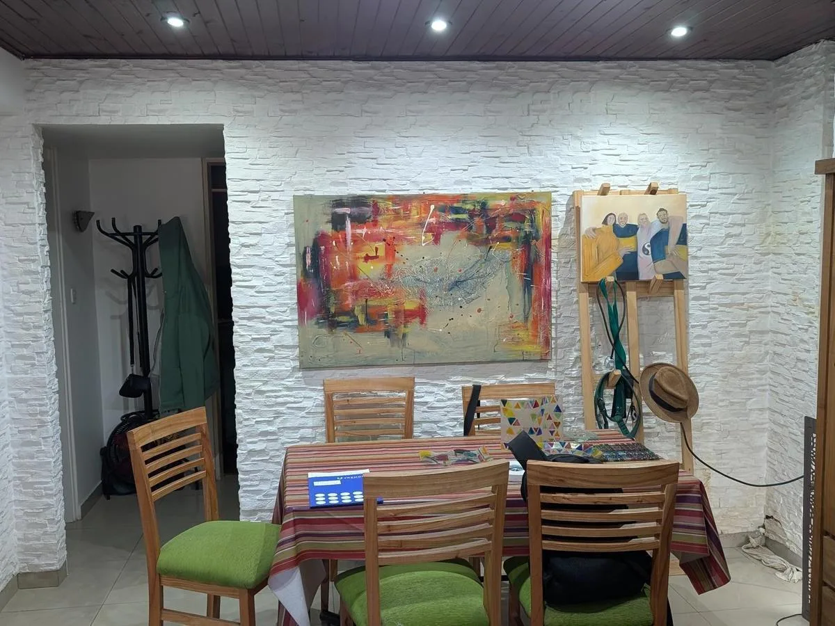 Private entrance, covered patio