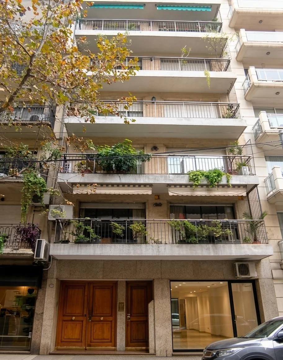 2-room unit with patio, professional use