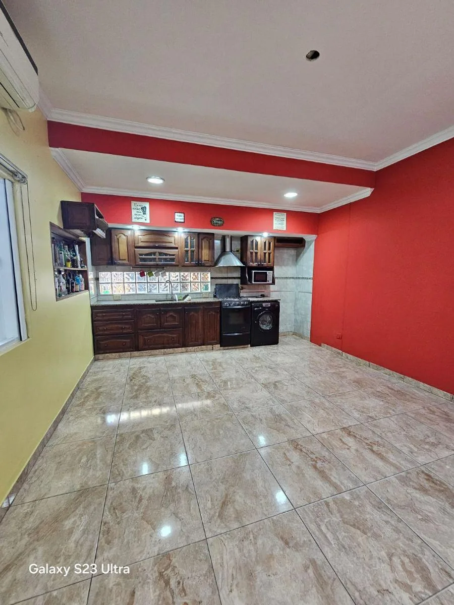 Planta baja, frente, 2 ambientes