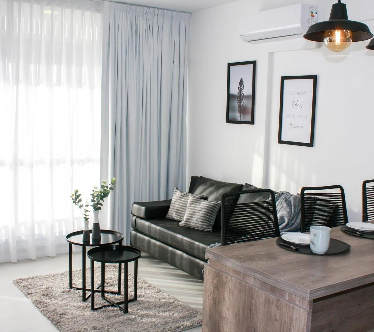 Studio com varanda e piscina