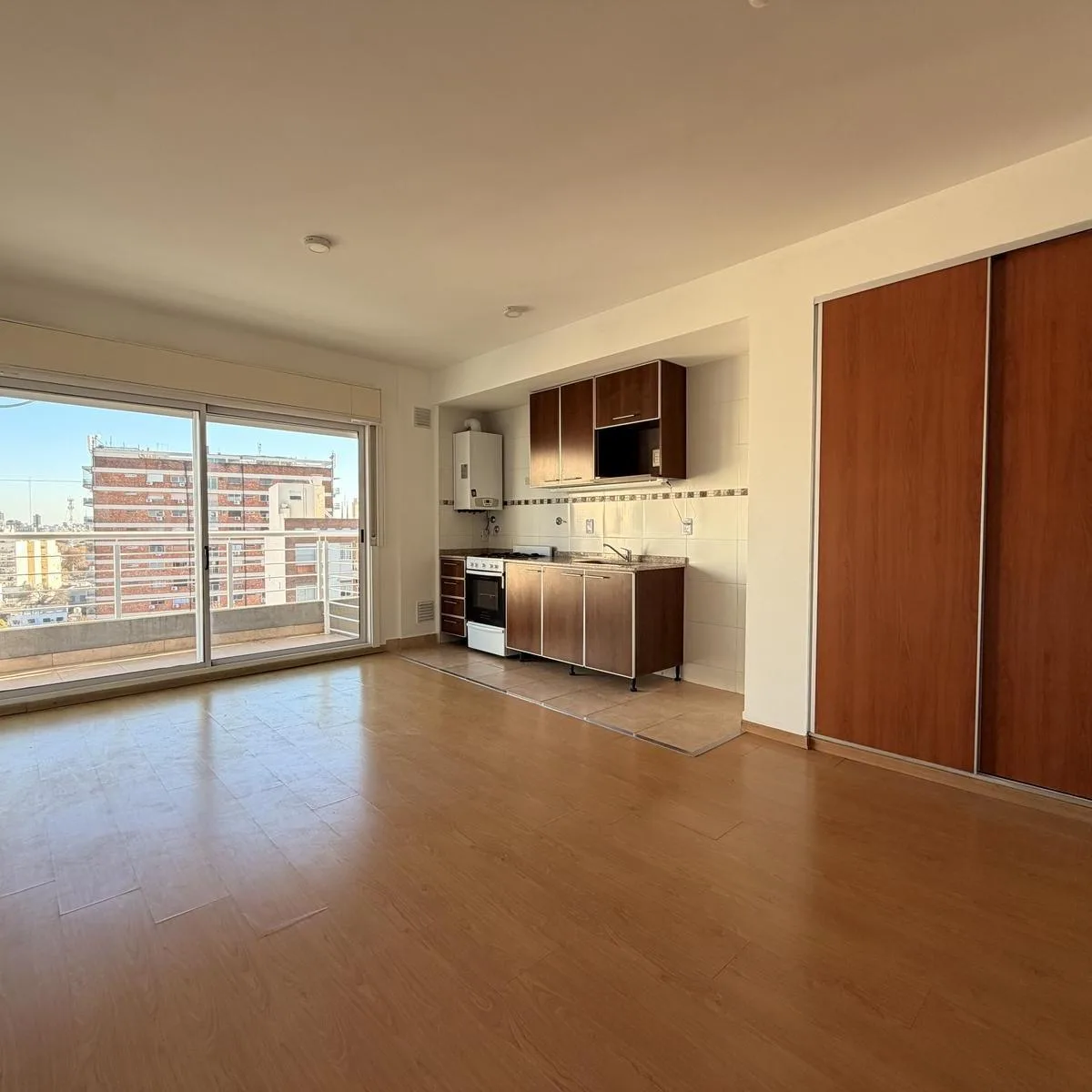 Monoambiente en Piso Alto con Vista Abierta! - Av Honorio Puerredón 800