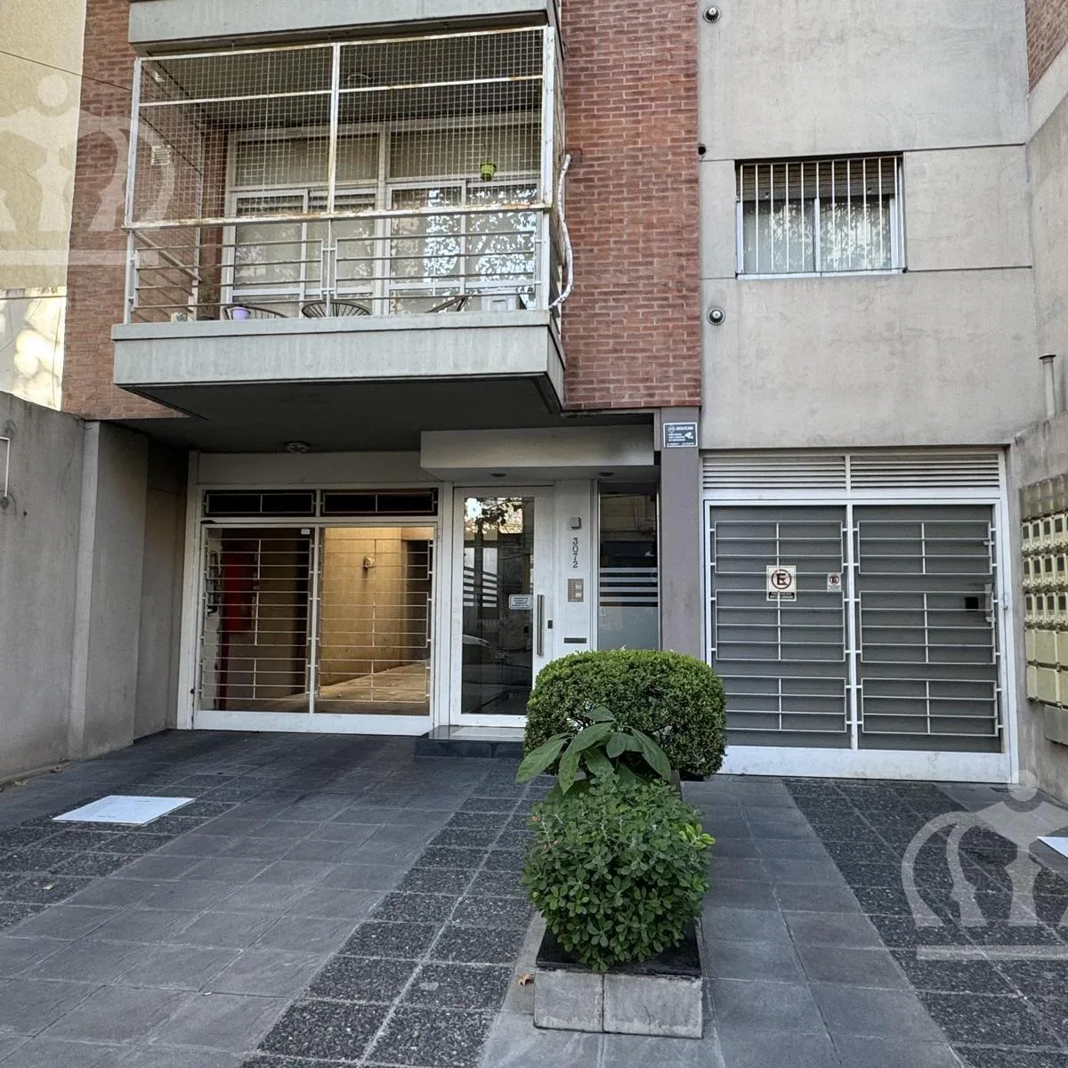 Depto de 2 Ambientes Contrafrente con Amplio Balcón en Alquiler