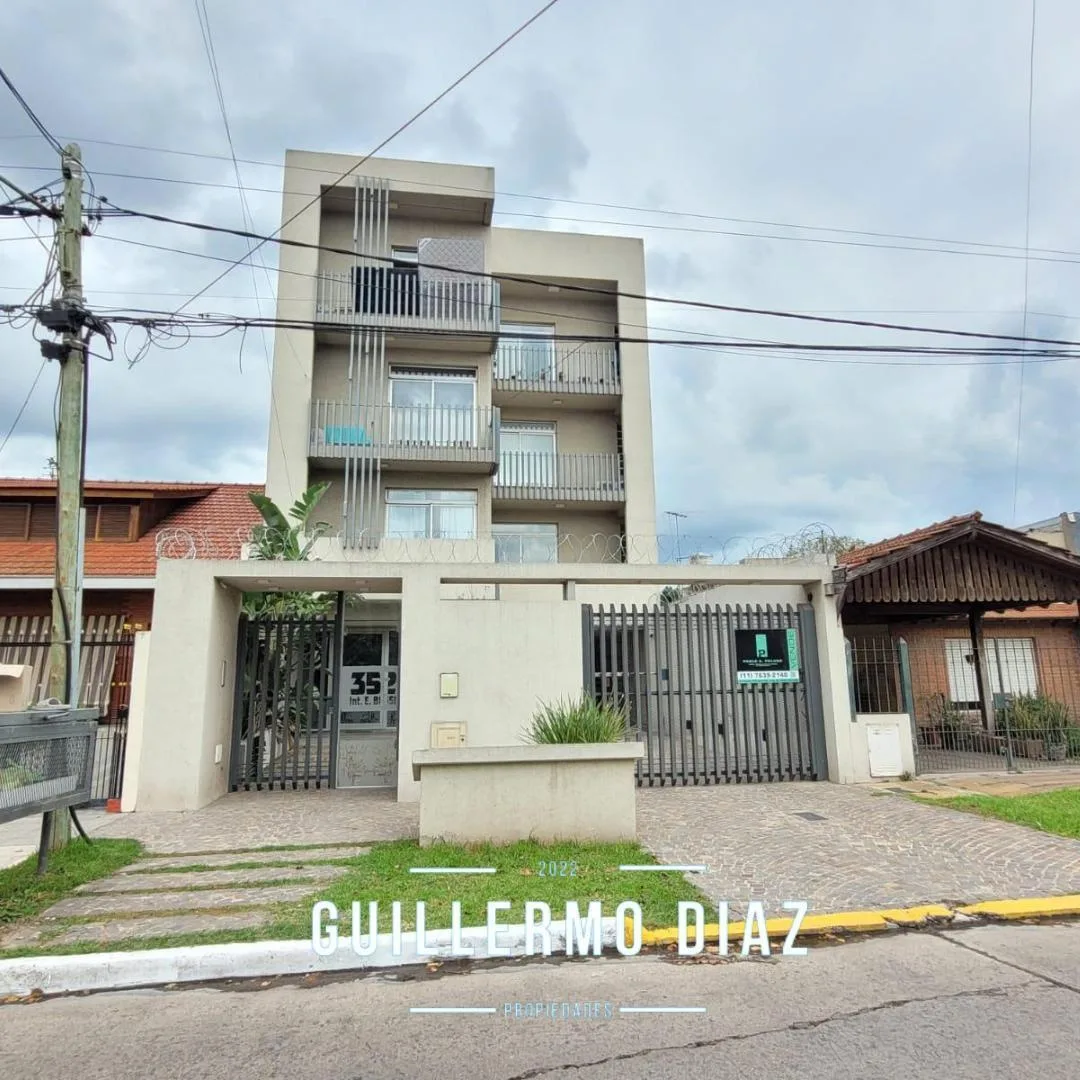 Studio 3º andar com varanda
