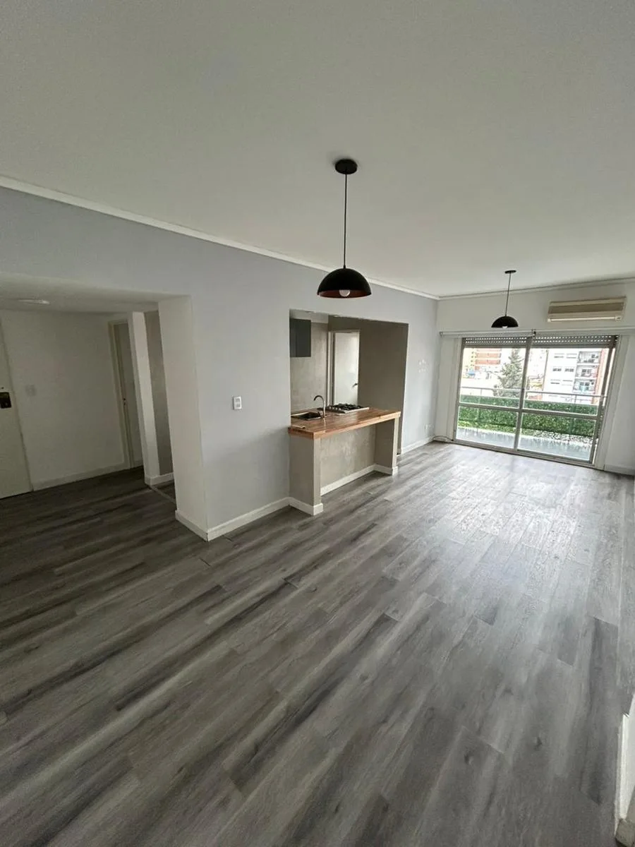 Departamento Tres Ambientes con Balcón en Alquiler en Quilmes Centro