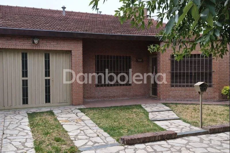 Casa Chalet en Alquiler en Moreno, G. B. a. Zona Oeste, Argentina