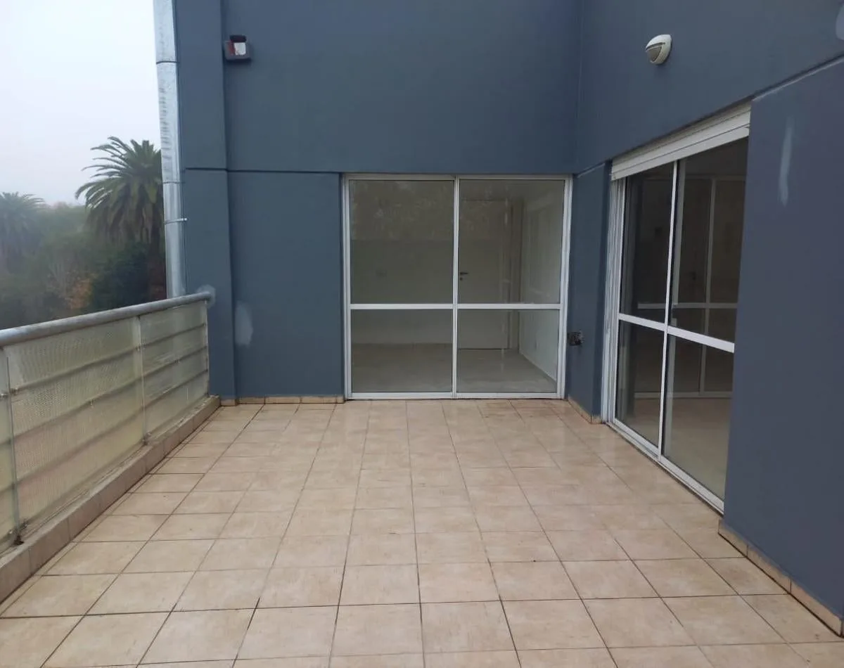 3er piso con patio y cochera