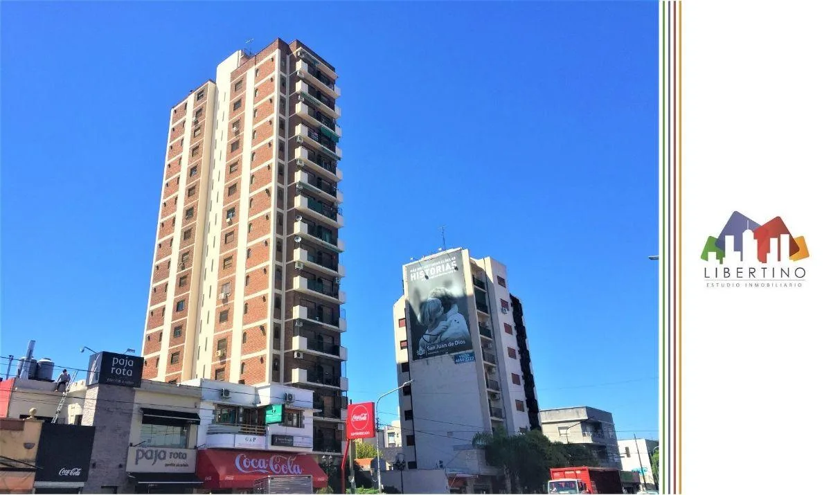 Departamento de 2 Ambientes con Cocina Separada y Balcon - Centrico // Av de Mayo 654