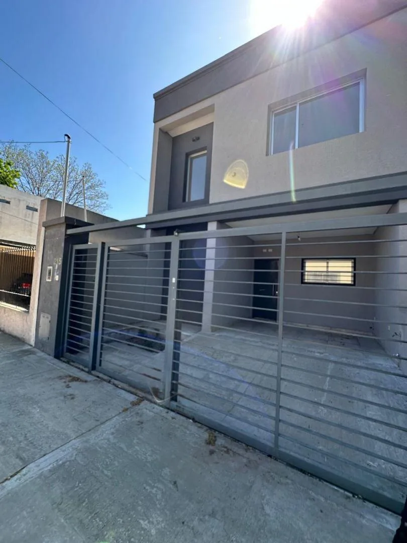 Duplex 2BR with patio