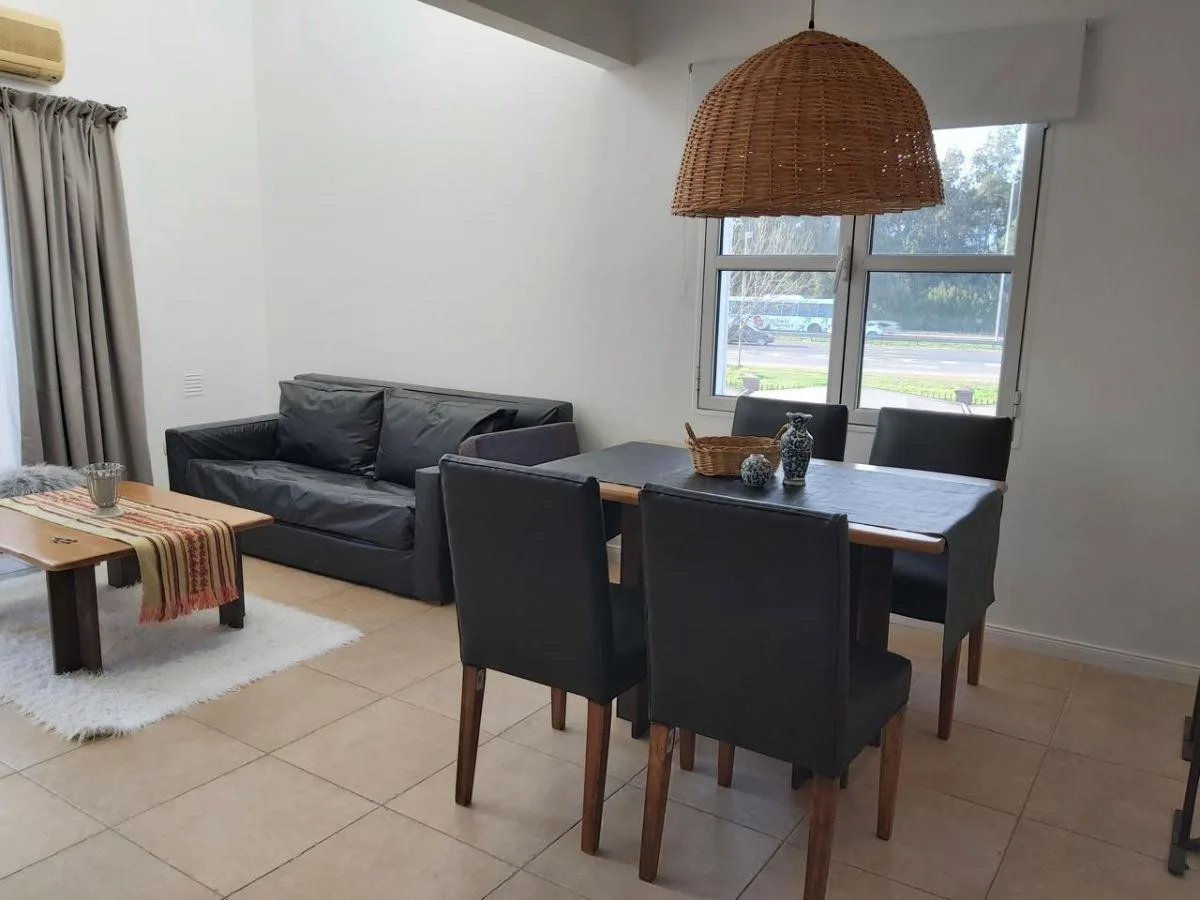Duplex de 2 Ambientes en Alquiler Anual y Temporal en Barrio Septiembre