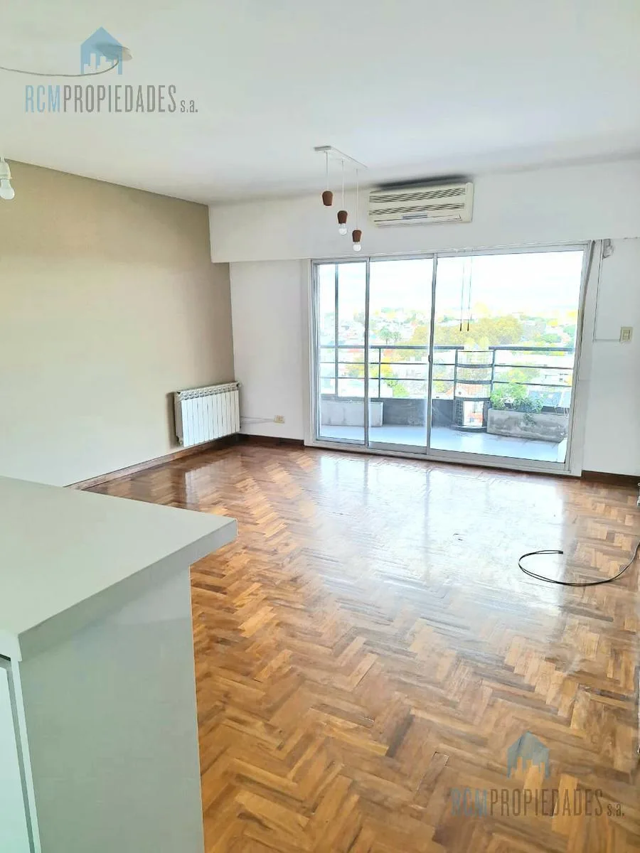 Alquiler de Departamento de 3 Ambientes en Flores