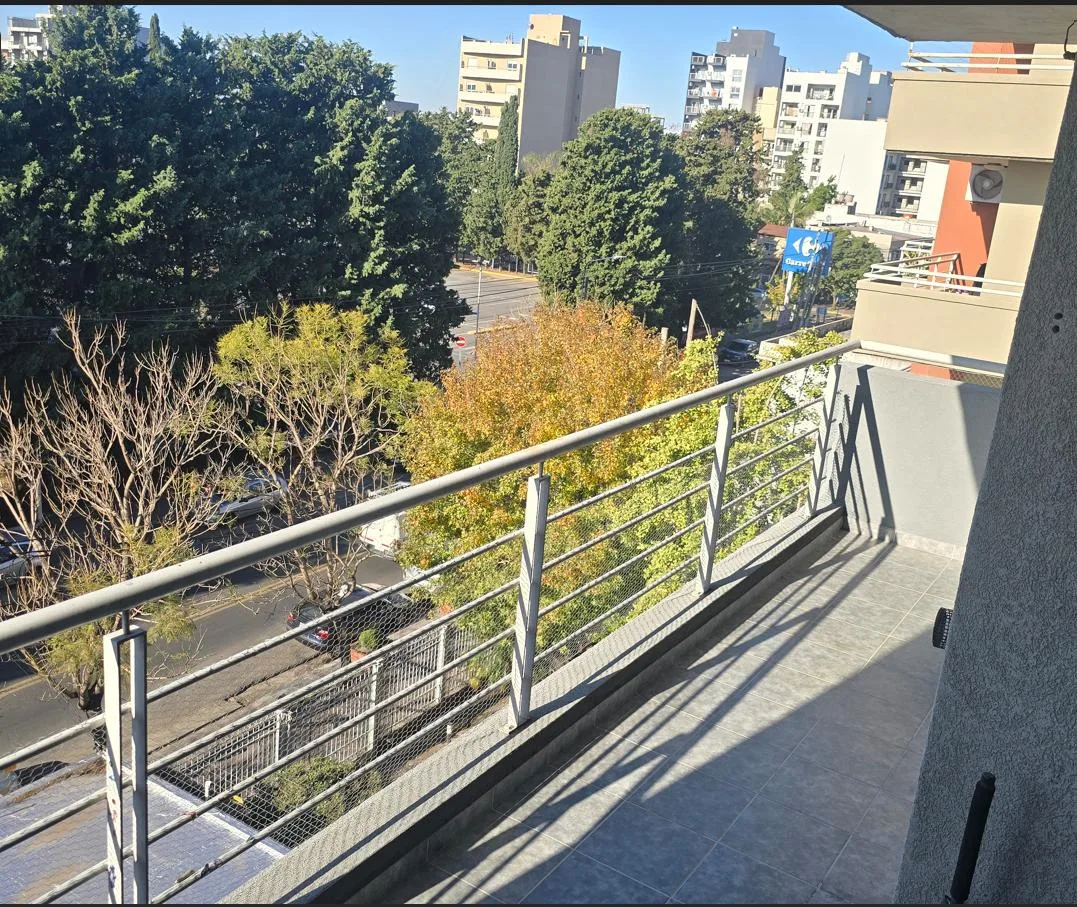 2 Ambientes con Cochera y Balcón Al Frente | Excelente Ubicación en Martín Coronado