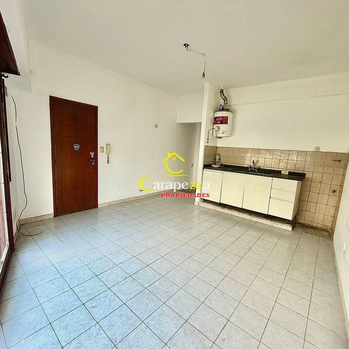 Departamento 2 Amb en 1er Piso Al Fte en Alquiler en Caseros