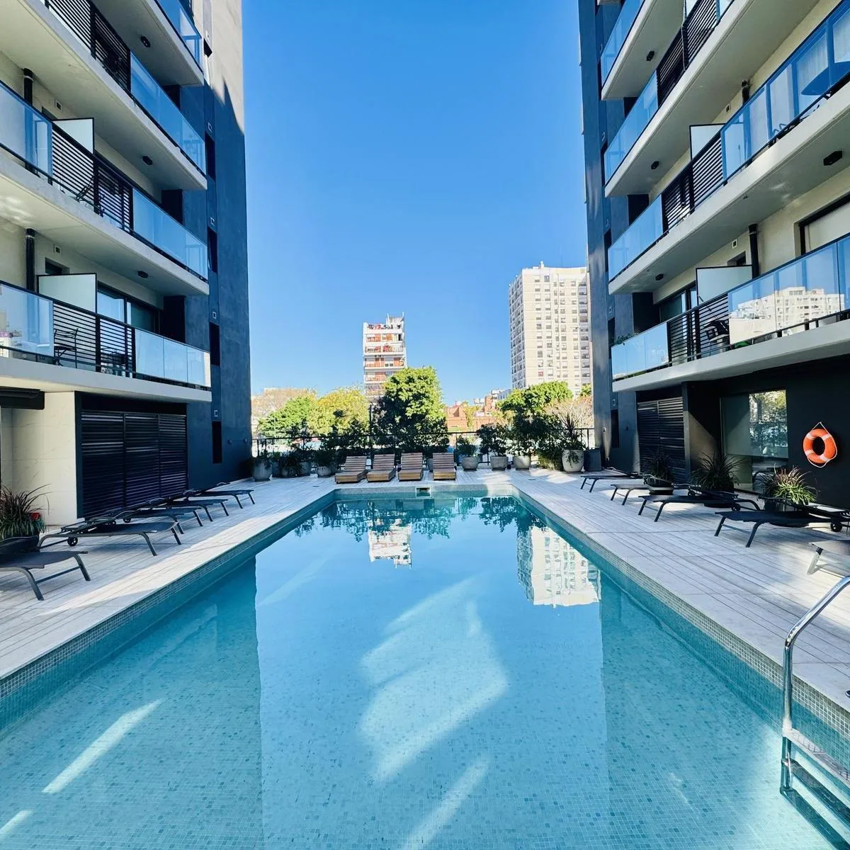 Increible Alquiler Monoambiente/ Super Luminoso/balcon/ Distrito Colegiales/ Full Amenites