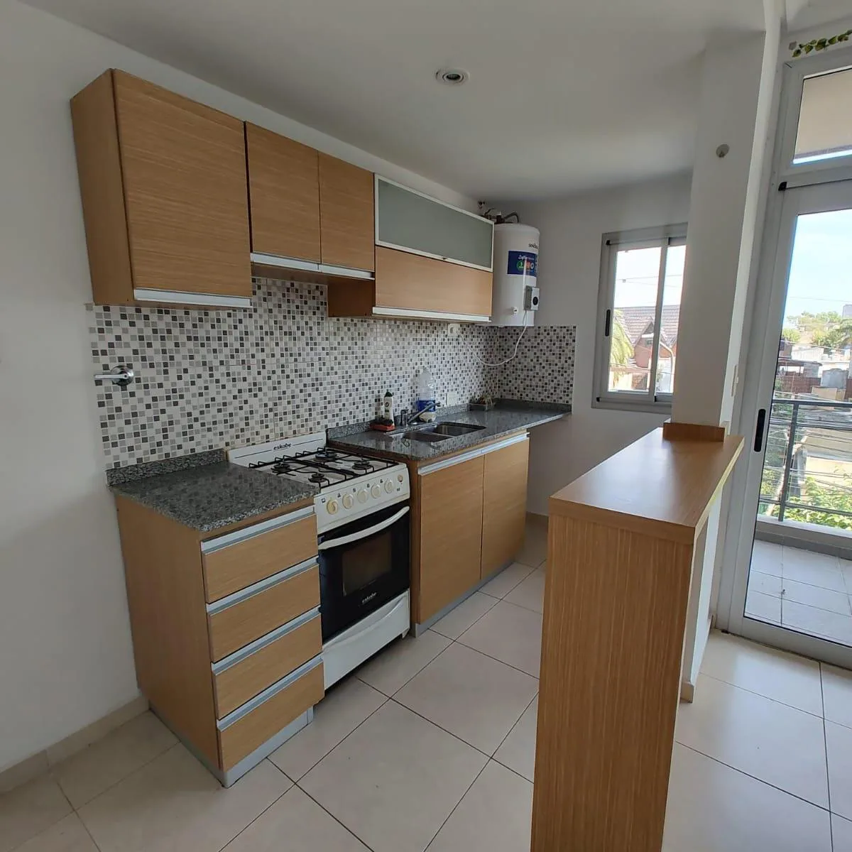 Departamento de 2 Ambientes en Alquiler con Balcon - Wilde