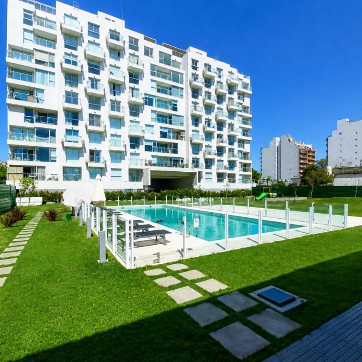 1 dormitorio, amenities y balcón