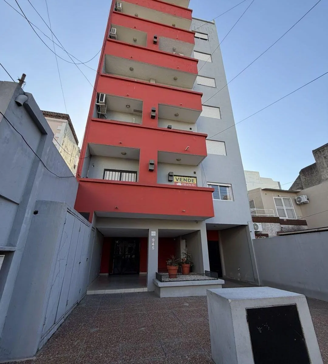 Front studio with balcony