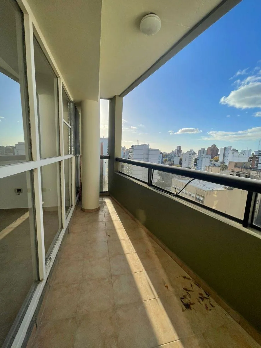 Departamento de 50 m&sup2; con 1 Habitacion y Escritorio en Alquiler, La Plata