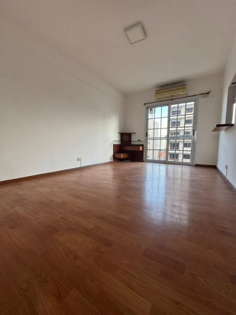 Excelente Depto 2 Amb Semi Piso, Luminoso con Balcón!