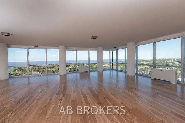 Excelente 4 Ambientes con Vista en Complejo Al Rio