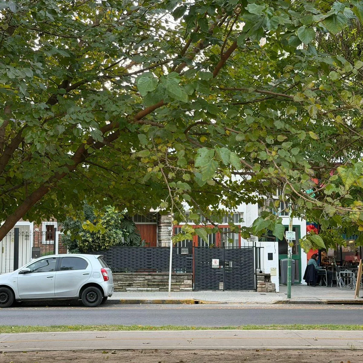 Alquiler Casa 4 Ambientes con Cochera en Saavedra Sobre Boulvard Garcia del Rio