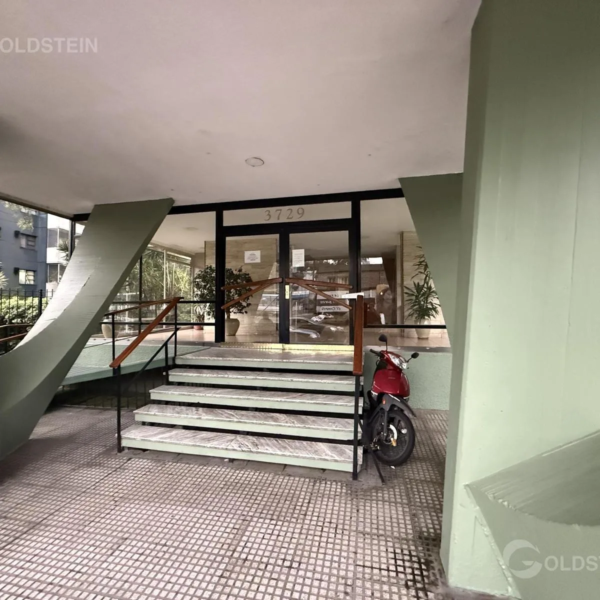 2 bedrooms, French balcony